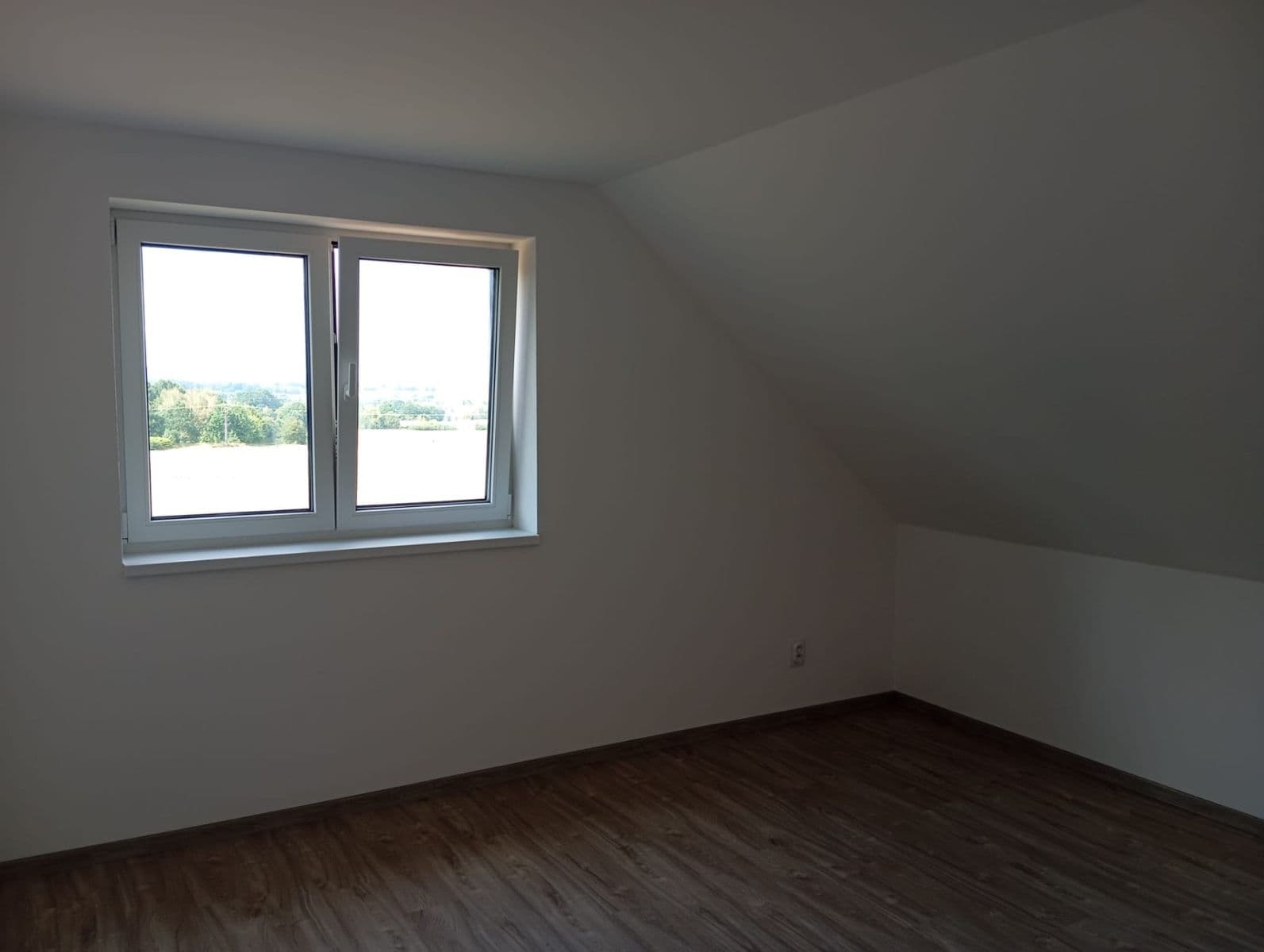 Pronájem domu 150 m², pozemek 975 m², Topolová, Cheb, Karlovarský kraj Pronájem domu 150 m², pozemek 975 m², Topolová, Cheb, Karlovarský kraj