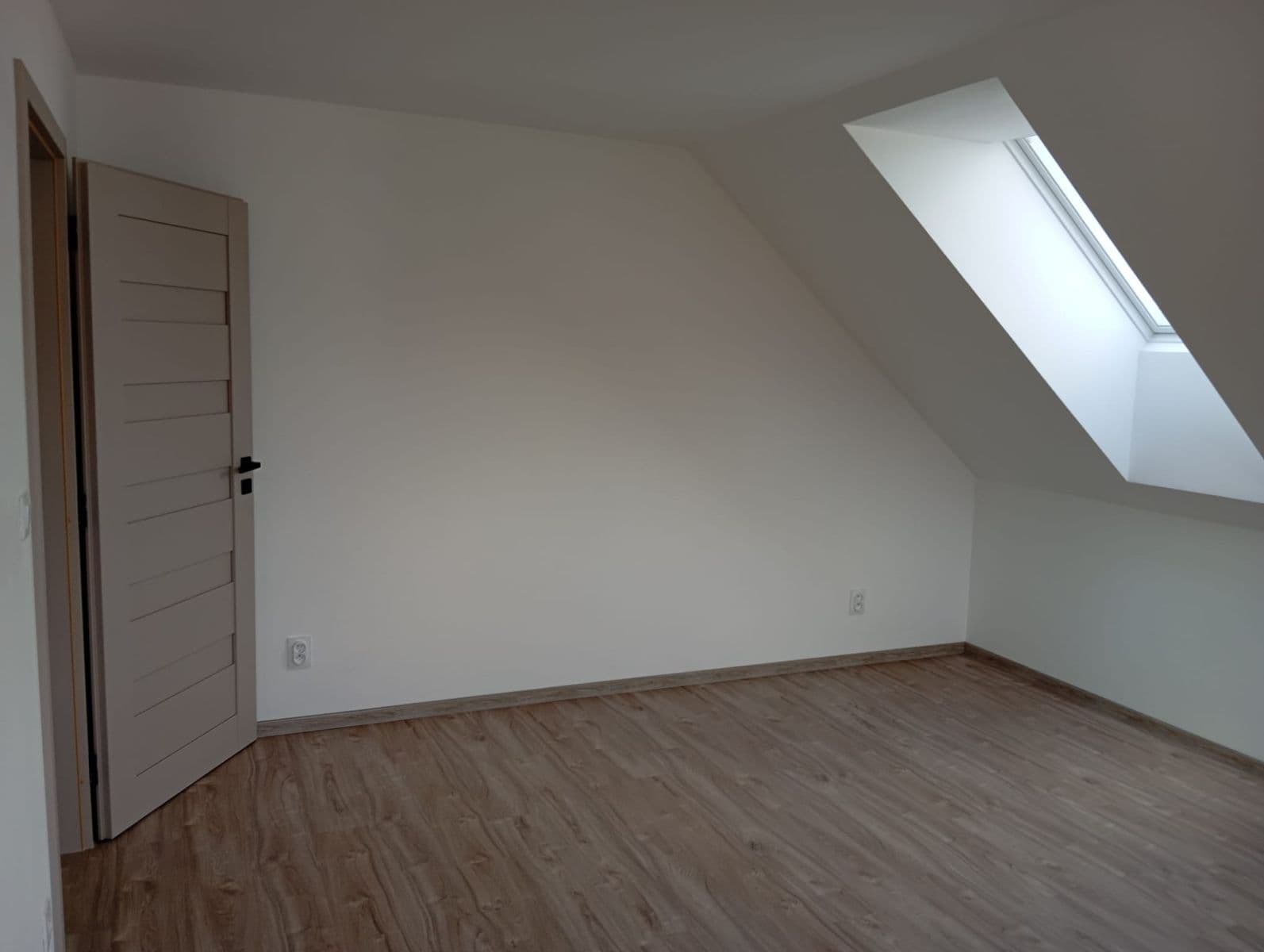 Pronájem domu 150 m², pozemek 975 m², Topolová, Cheb, Karlovarský kraj Pronájem domu 150 m², pozemek 975 m², Topolová, Cheb, Karlovarský kraj