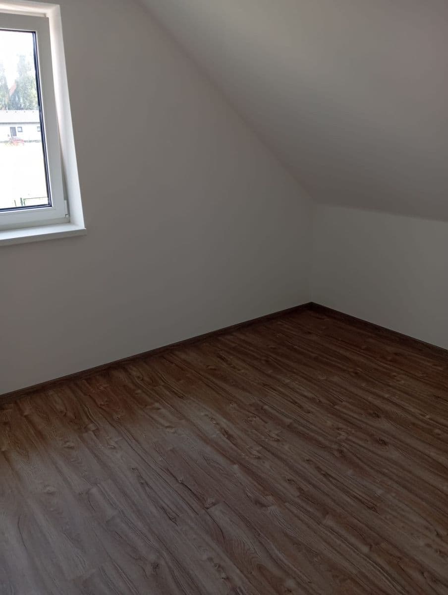 Pronájem domu 150 m², pozemek 975 m², Topolová, Cheb, Karlovarský kraj Pronájem domu 150 m², pozemek 975 m², Topolová, Cheb, Karlovarský kraj