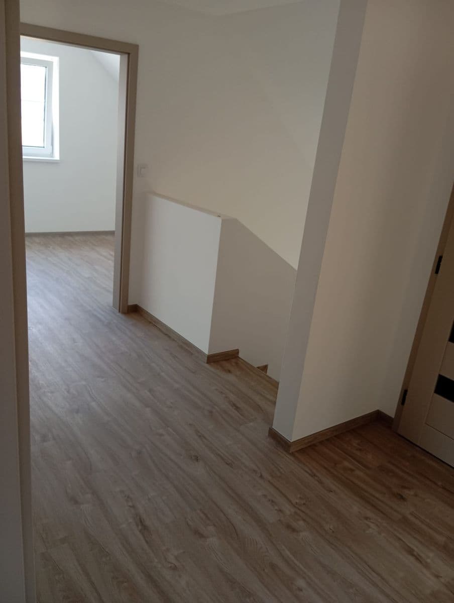 Pronájem domu 150 m², pozemek 975 m², Topolová, Cheb, Karlovarský kraj Pronájem domu 150 m², pozemek 975 m², Topolová, Cheb, Karlovarský kraj