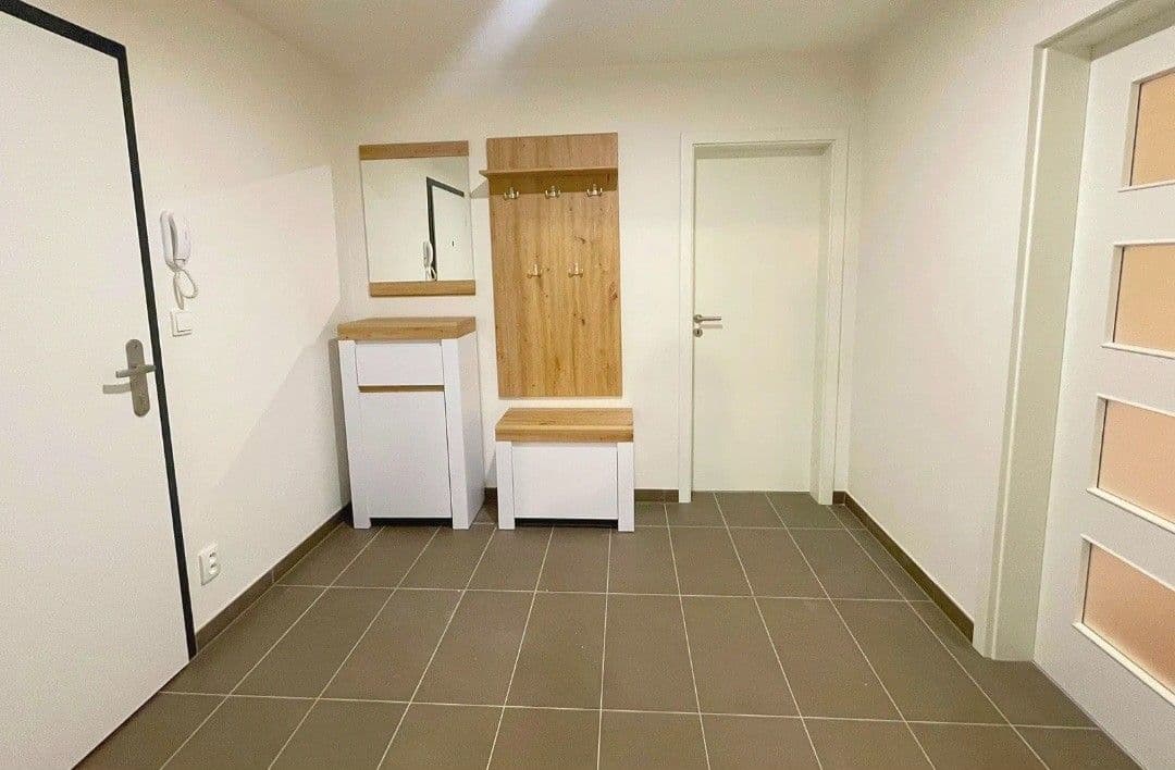 Pronájem bytu 1+kk 43 m², Augustina Lukeše, Brandýs nad Labem-Stará Boleslav, Středočeský kraj Pronájem bytu 1+kk 43 m², Augustina Lukeše, Brandýs nad Labem-Stará Boleslav, Středočeský kraj