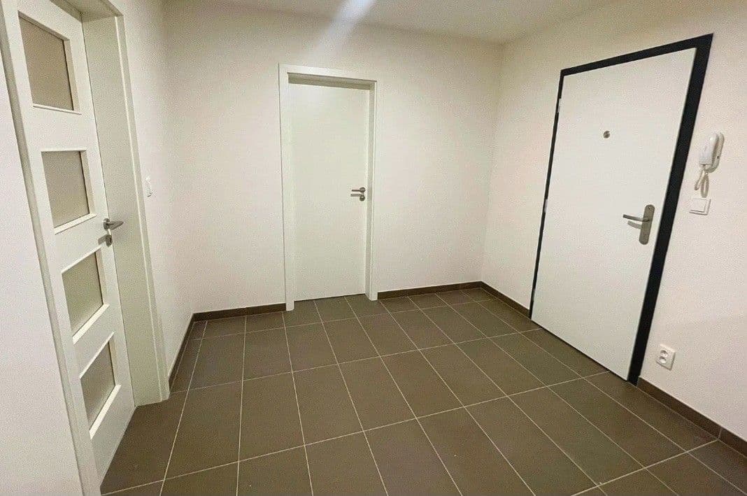 Pronájem bytu 1+kk 43 m², Augustina Lukeše, Brandýs nad Labem-Stará Boleslav, Středočeský kraj Pronájem bytu 1+kk 43 m², Augustina Lukeše, Brandýs nad Labem-Stará Boleslav, Středočeský kraj