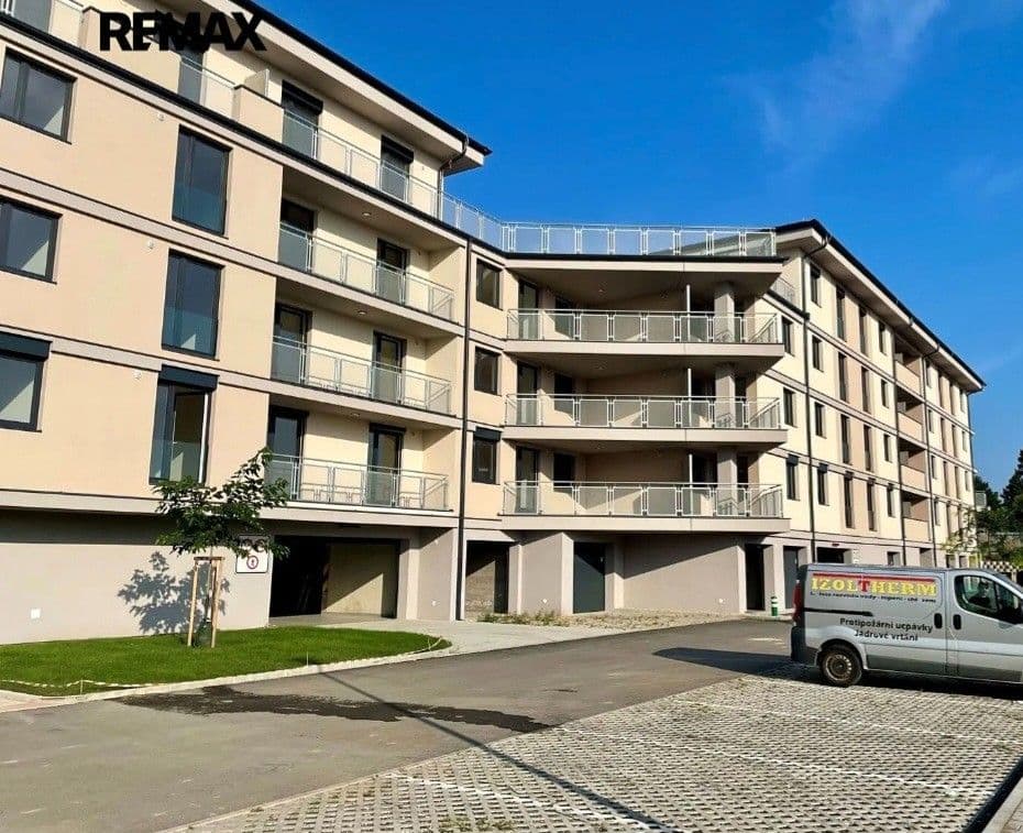 Pronájem bytu 1+kk 43 m², Augustina Lukeše, Brandýs nad Labem-Stará Boleslav, Středočeský kraj Pronájem bytu 1+kk 43 m², Augustina Lukeše, Brandýs nad Labem-Stará Boleslav, Středočeský kraj