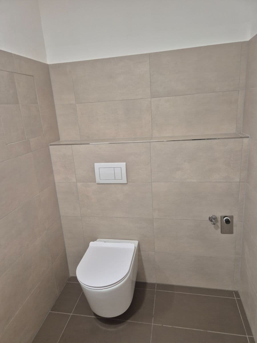Pronájem bytu 1+kk 43 m², Augustina Lukeše, Brandýs nad Labem-Stará Boleslav, Středočeský kraj Pronájem bytu 1+kk 43 m², Augustina Lukeše, Brandýs nad Labem-Stará Boleslav, Středočeský kraj