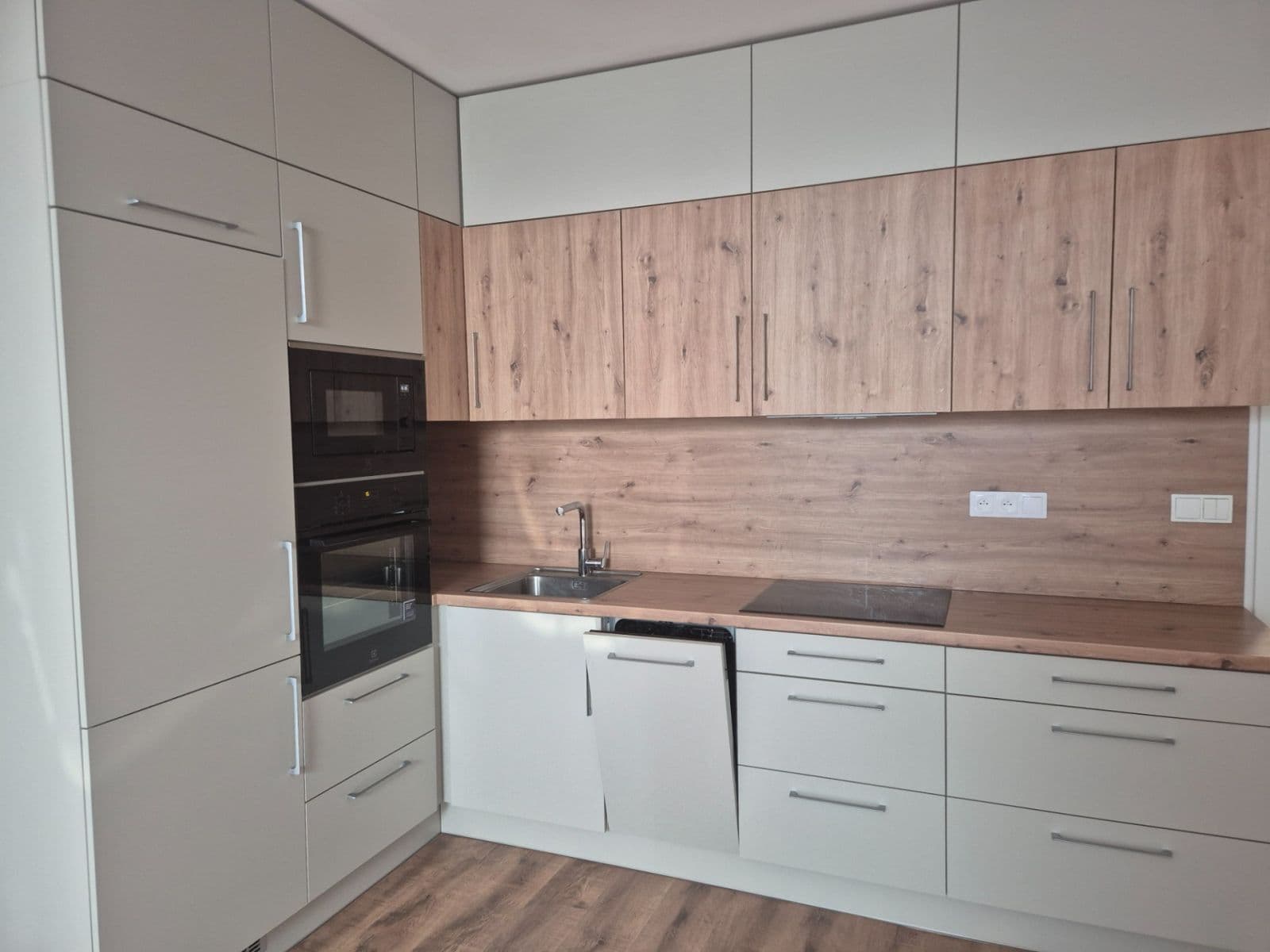 Pronájem bytu 1+kk 43 m², Augustina Lukeše, Brandýs nad Labem-Stará Boleslav, Středočeský kraj Pronájem bytu 1+kk 43 m², Augustina Lukeše, Brandýs nad Labem-Stará Boleslav, Středočeský kraj