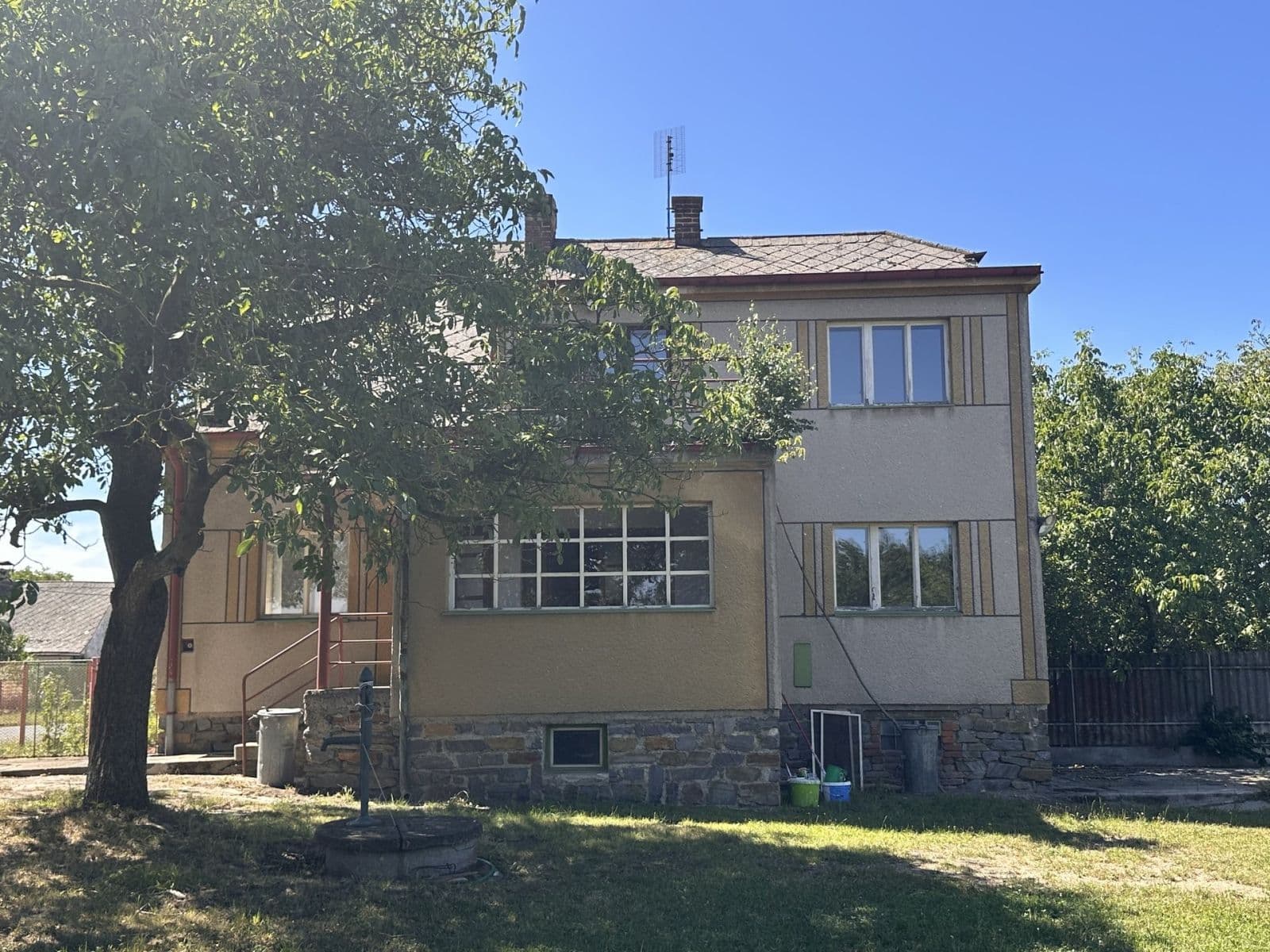 Prodej domu 180 m², pozemek 1.799 m², Staňkovice, Středočeský kraj Prodej domu 180 m², pozemek 1.799 m², Staňkovice, Středočeský kraj