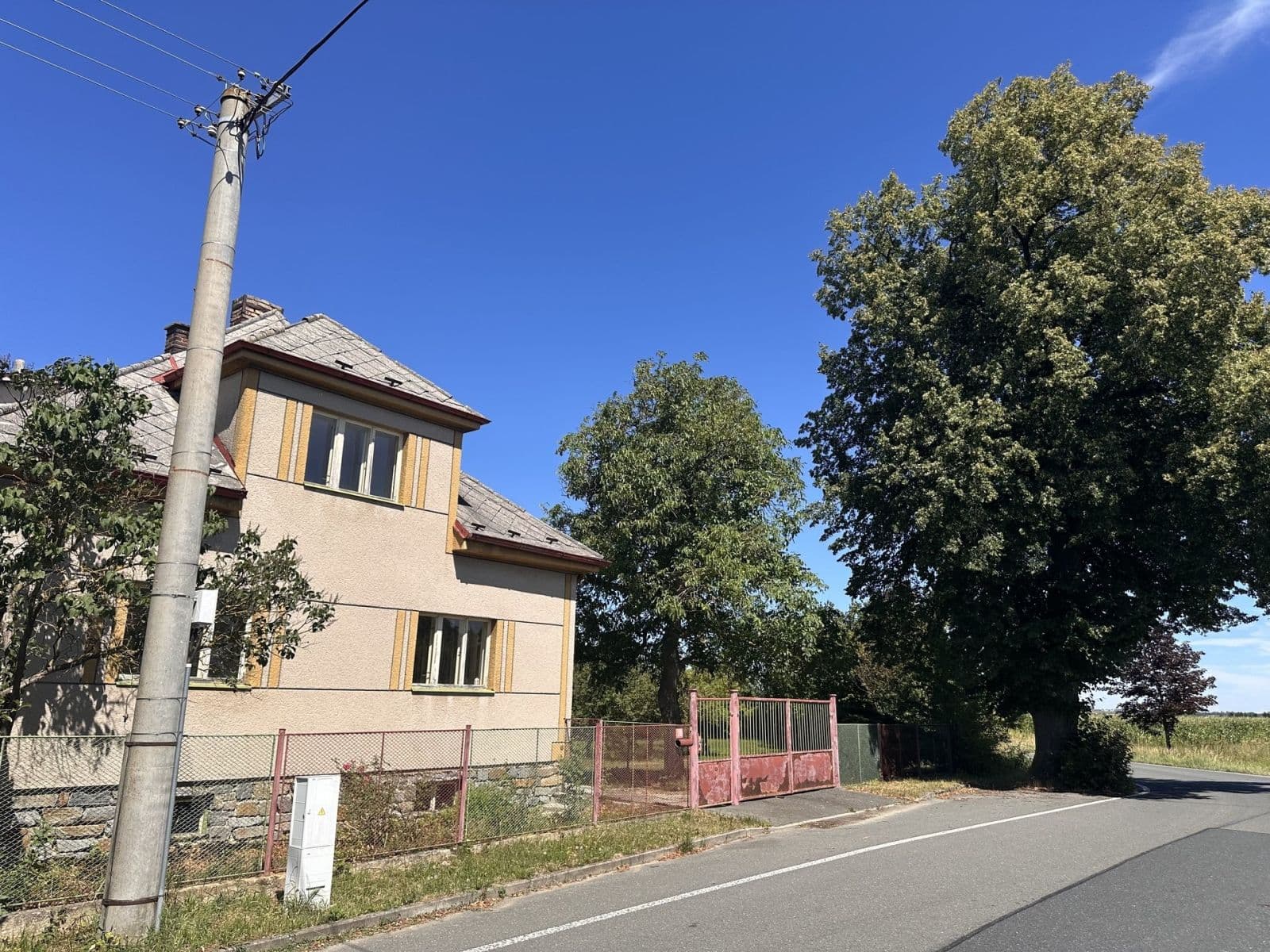 Prodej domu 180 m², pozemek 1.799 m², Staňkovice, Středočeský kraj Prodej domu 180 m², pozemek 1.799 m², Staňkovice, Středočeský kraj