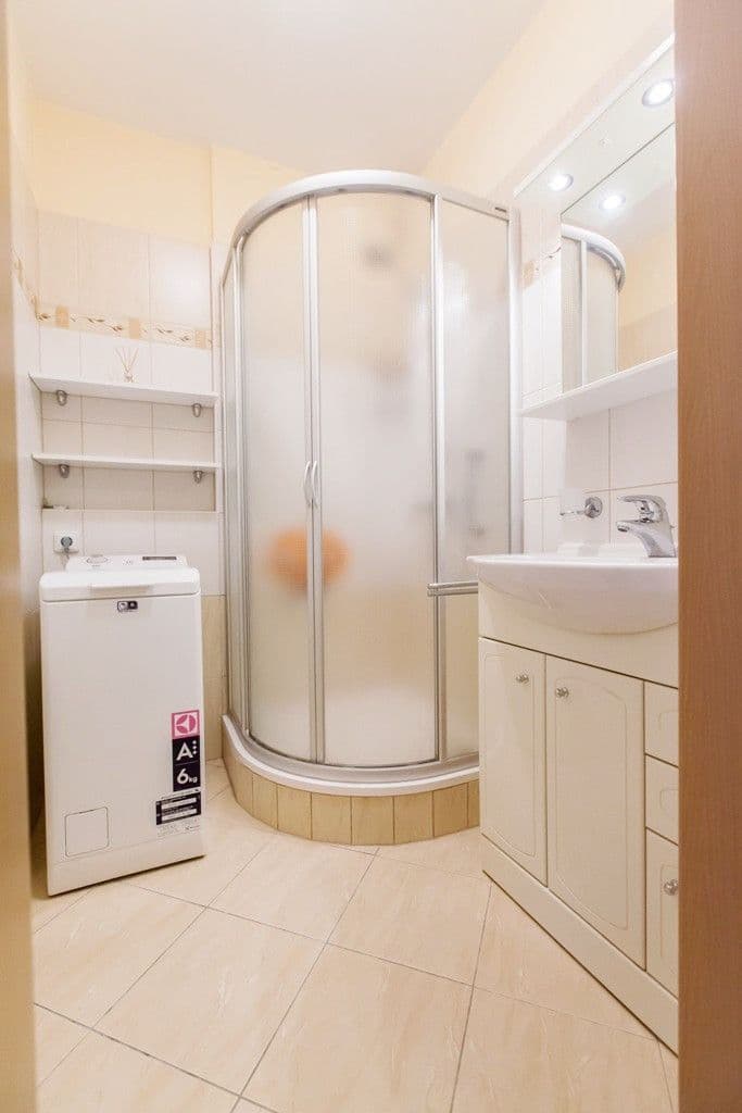 Prodej bytu 2+kk 61 m², Waldertova, Karlovy Vary, Karlovarský kraj Prodej bytu 2+kk 61 m², Waldertova, Karlovy Vary, Karlovarský kraj