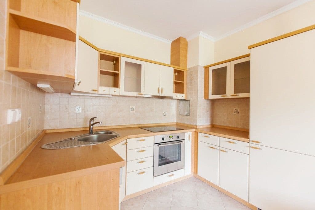 Prodej bytu 2+kk 61 m², Waldertova, Karlovy Vary, Karlovarský kraj Prodej bytu 2+kk 61 m², Waldertova, Karlovy Vary, Karlovarský kraj