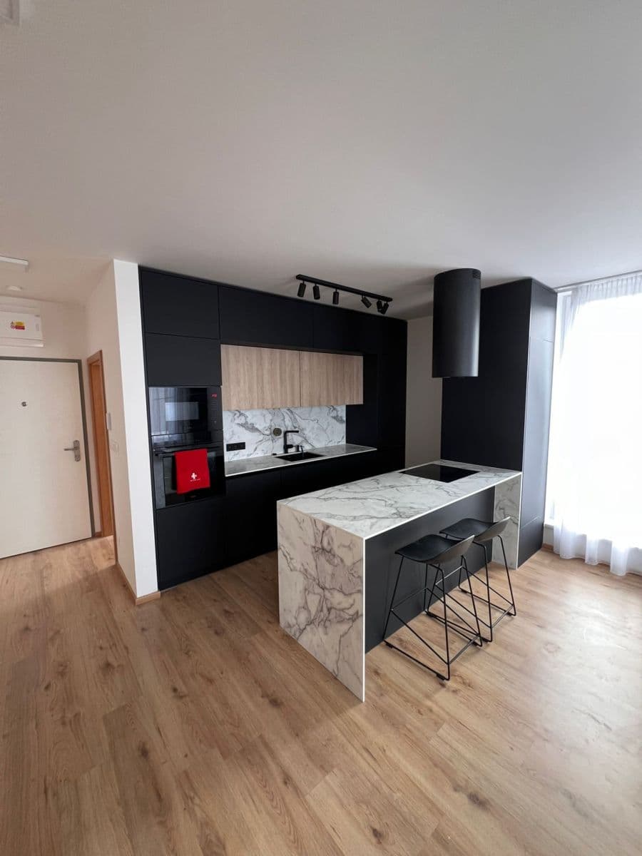 Pronájem bytu 3+kk 64 m², Velvarská, Horoměřice, Středočeský kraj Pronájem bytu 3+kk 64 m², Velvarská, Horoměřice, Středočeský kraj