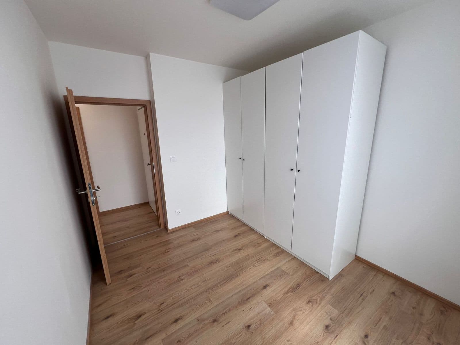 Pronájem bytu 3+kk 64 m², Velvarská, Horoměřice, Středočeský kraj Pronájem bytu 3+kk 64 m², Velvarská, Horoměřice, Středočeský kraj
