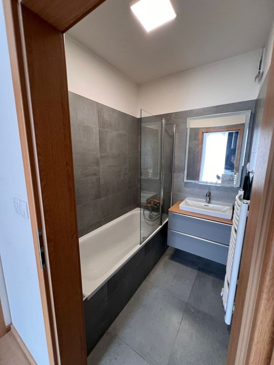 Pronájem bytu 3+kk 64 m², Velvarská, Horoměřice, Středočeský kraj Pronájem bytu 3+kk 64 m², Velvarská, Horoměřice, Středočeský kraj