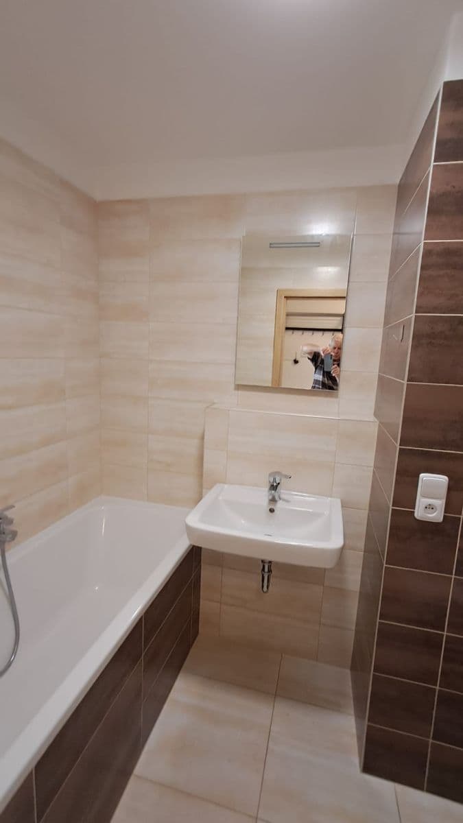 Pronájem bytu 1+kk 36 m², Ke Kříži, Praha, Praha Pronájem bytu 1+kk 36 m², Ke Kříži, Praha, Praha