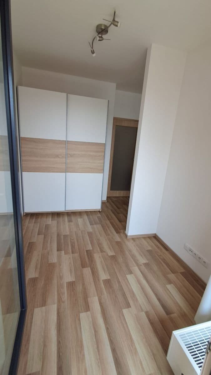 Pronájem bytu 1+kk 36 m², Ke Kříži, Praha, Praha Pronájem bytu 1+kk 36 m², Ke Kříži, Praha, Praha