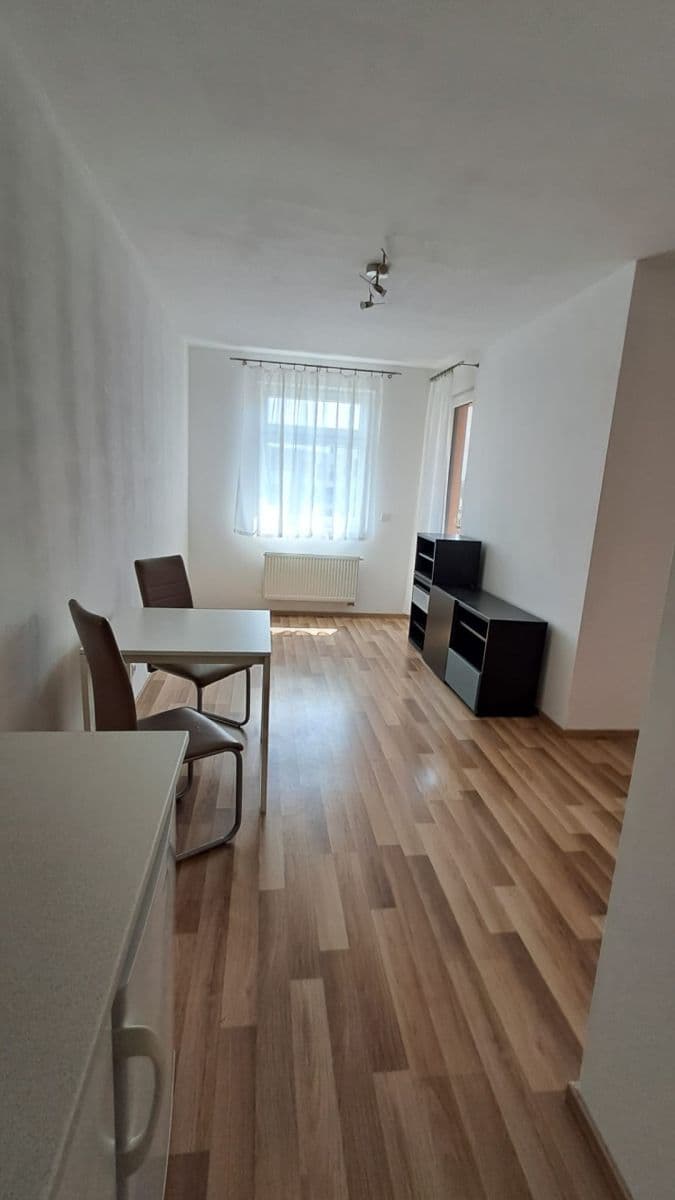 Pronájem bytu 1+kk 36 m², Ke Kříži, Praha, Praha Pronájem bytu 1+kk 36 m², Ke Kříži, Praha, Praha