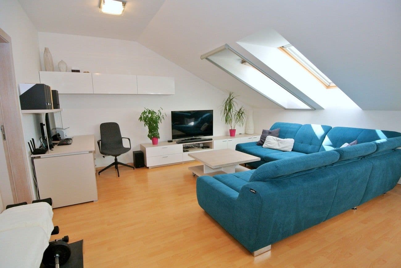 Pronájem bytu 3+1 106 m², Mladých Běchovic, Praha, Praha Pronájem bytu 3+1 106 m², Mladých Běchovic, Praha, Praha