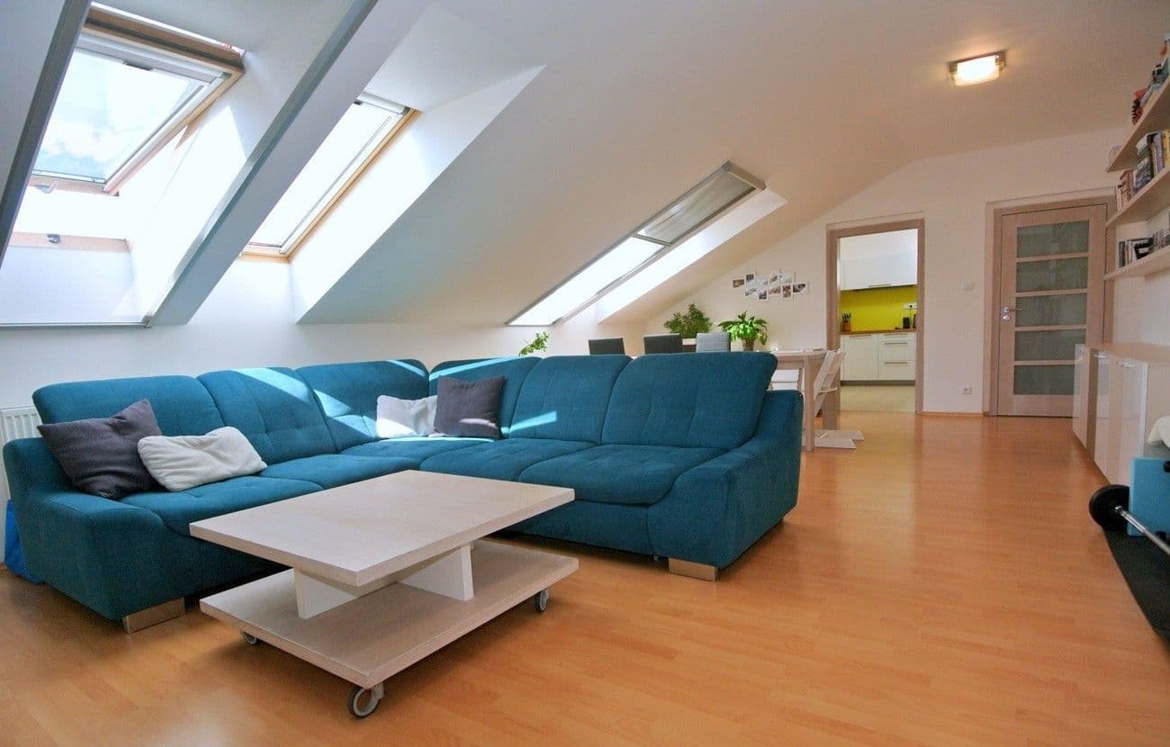 Pronájem bytu 3+1 106 m², Mladých Běchovic, Praha, Praha Pronájem bytu 3+1 106 m², Mladých Běchovic, Praha, Praha