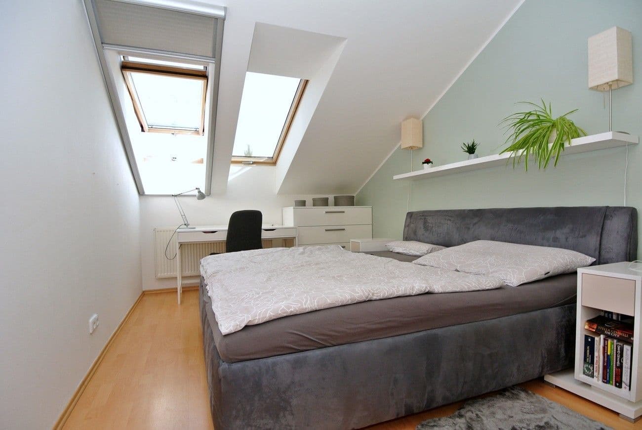 Pronájem bytu 3+1 106 m², Mladých Běchovic, Praha, Praha Pronájem bytu 3+1 106 m², Mladých Běchovic, Praha, Praha