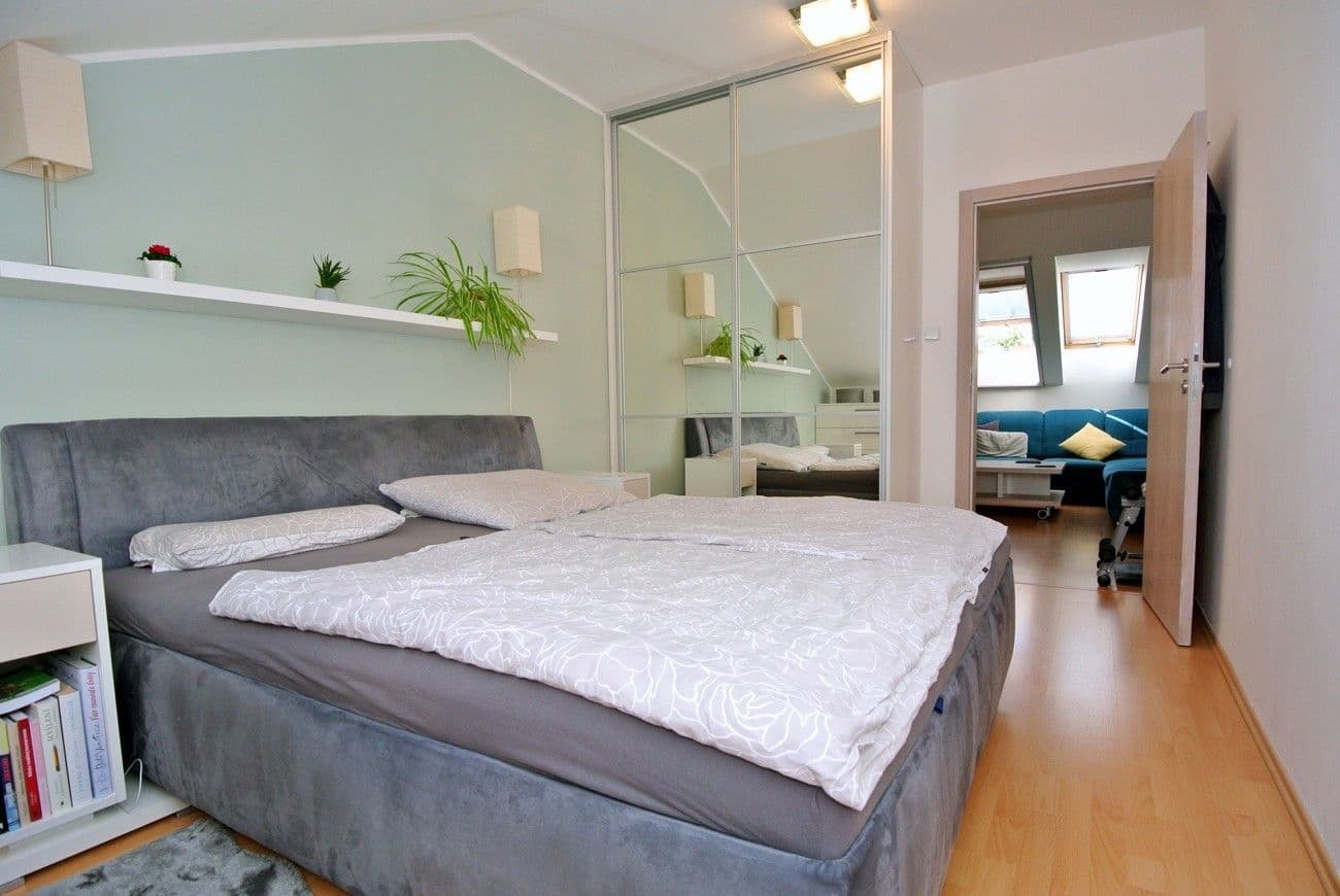 Pronájem bytu 3+1 106 m², Mladých Běchovic, Praha, Praha Pronájem bytu 3+1 106 m², Mladých Běchovic, Praha, Praha