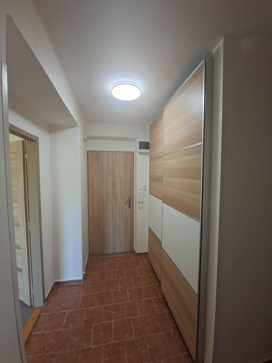 Pronájem bytu 1+1 44 m², Moskevská, Kladno, Středočeský kraj Pronájem bytu 1+1 44 m², Moskevská, Kladno, Středočeský kraj