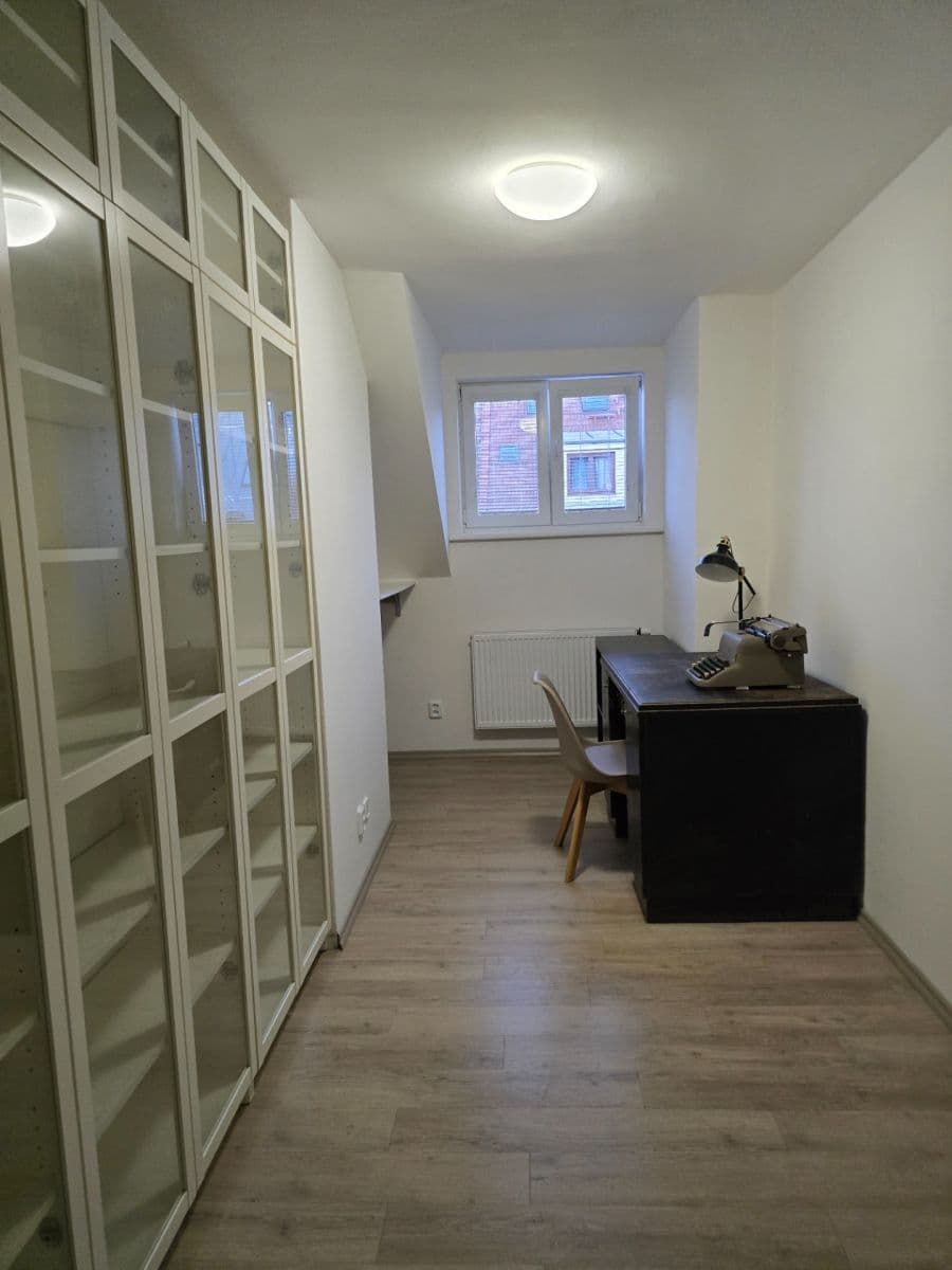 Pronájem bytu 3+1 74 m², Tůmova, Brno, Jihomoravský kraj Pronájem bytu 3+1 74 m², Tůmova, Brno, Jihomoravský kraj