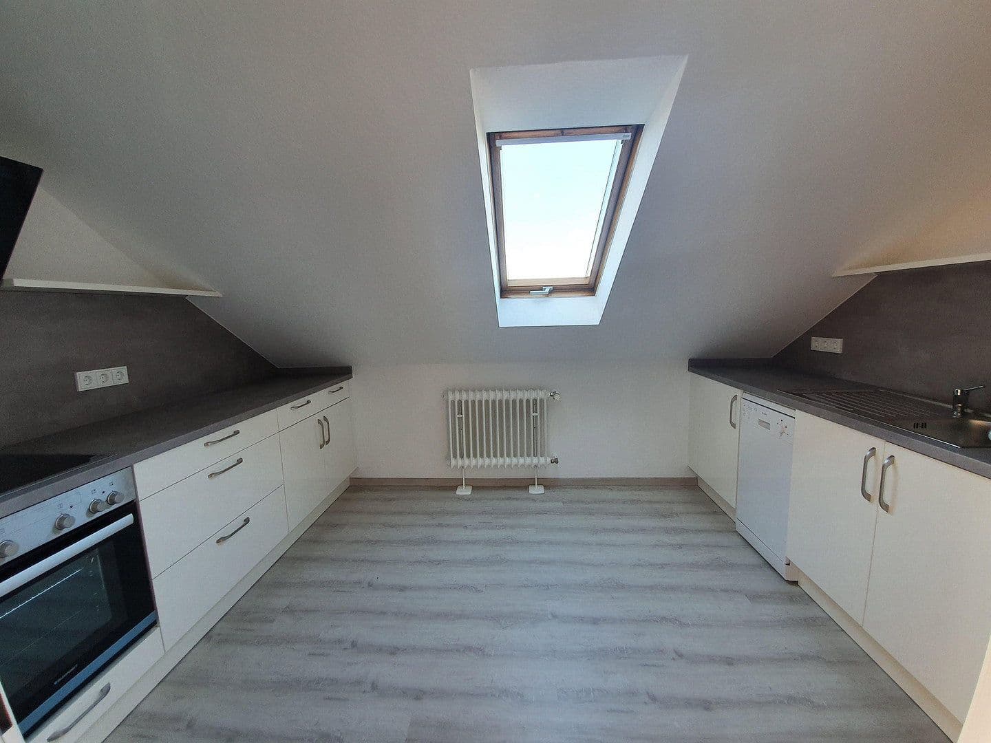 Pronájem bytu 3+1 90 m², Großenseebach, Bavorsko Pronájem bytu 3+1 90 m², Großenseebach, Bavorsko