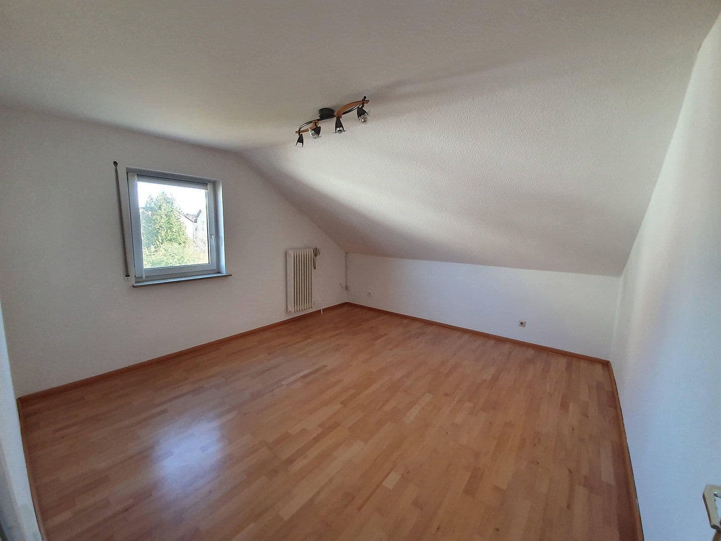 Pronájem bytu 3+1 90 m², Großenseebach, Bavorsko Pronájem bytu 3+1 90 m², Großenseebach, Bavorsko