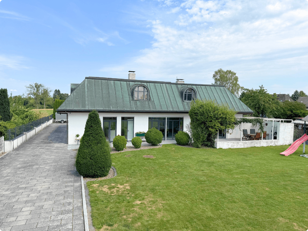 Prodej domu 400 m², pozemek 1.684 m², Bienenbüttel, Dolní Sasko Prodej domu 400 m², pozemek 1.684 m², Bienenbüttel, Dolní Sasko