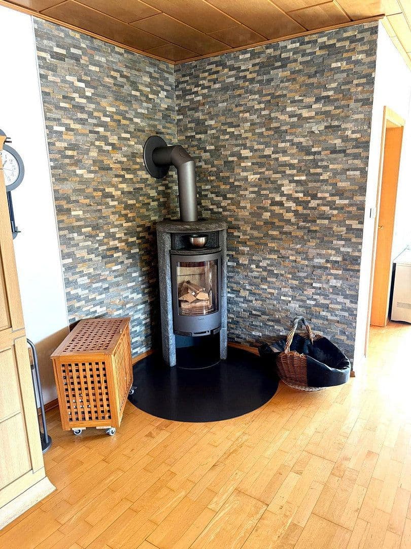 Prodej domu 280 m², pozemek 2.700 m², Kirtorf, Hessen Prodej domu 280 m², pozemek 2.700 m², Kirtorf, Hessen