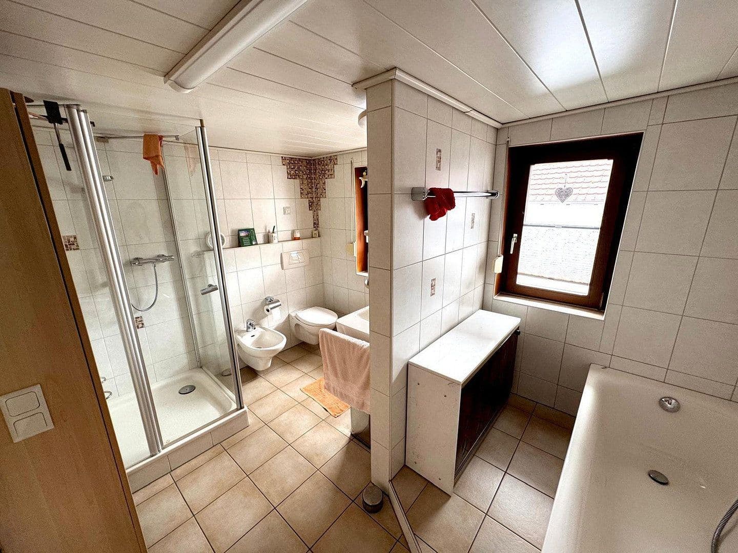 Prodej domu 280 m², pozemek 2.700 m², Kirtorf, Hessen Prodej domu 280 m², pozemek 2.700 m², Kirtorf, Hessen