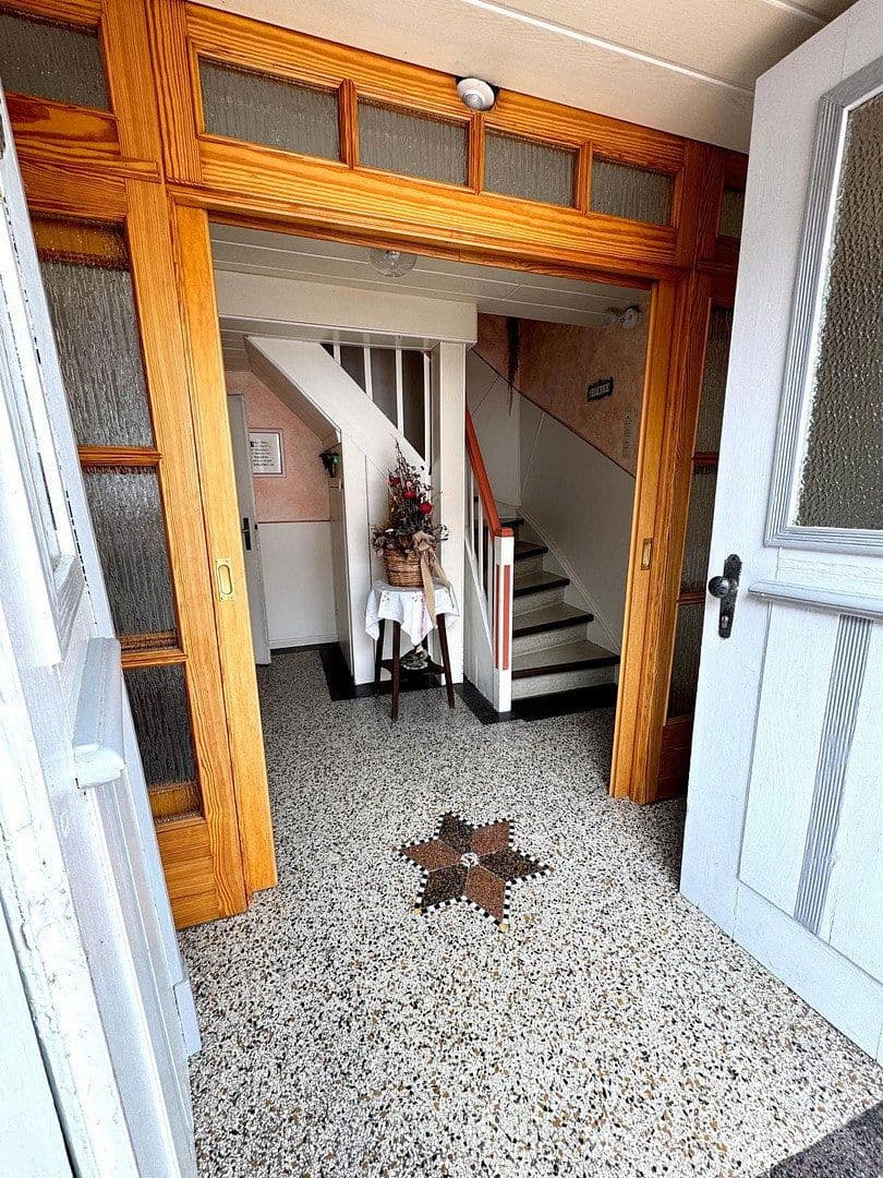 Prodej domu 280 m², pozemek 2.700 m², Kirtorf, Hessen Prodej domu 280 m², pozemek 2.700 m², Kirtorf, Hessen
