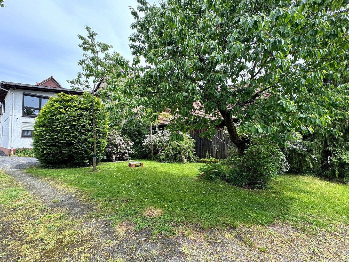 Prodej domu 280 m², pozemek 2.700 m², Kirtorf, Hessen Prodej domu 280 m², pozemek 2.700 m², Kirtorf, Hessen