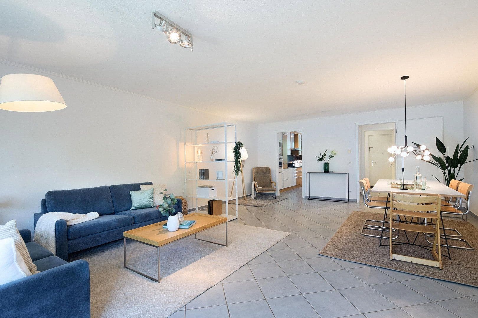 Prodej bytu 4+1 125 m², Luise-Kiesselbach-Str. 60, Erlangen, Bavorsko Prodej bytu 4+1 125 m², Luise-Kiesselbach-Str. 60, Erlangen, Bavorsko