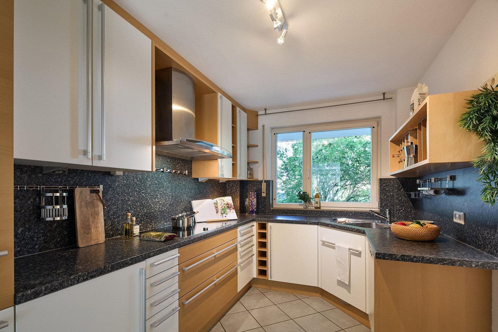Prodej bytu 4+1 125 m², Luise-Kiesselbach-Str. 60, Erlangen, Bavorsko Prodej bytu 4+1 125 m², Luise-Kiesselbach-Str. 60, Erlangen, Bavorsko