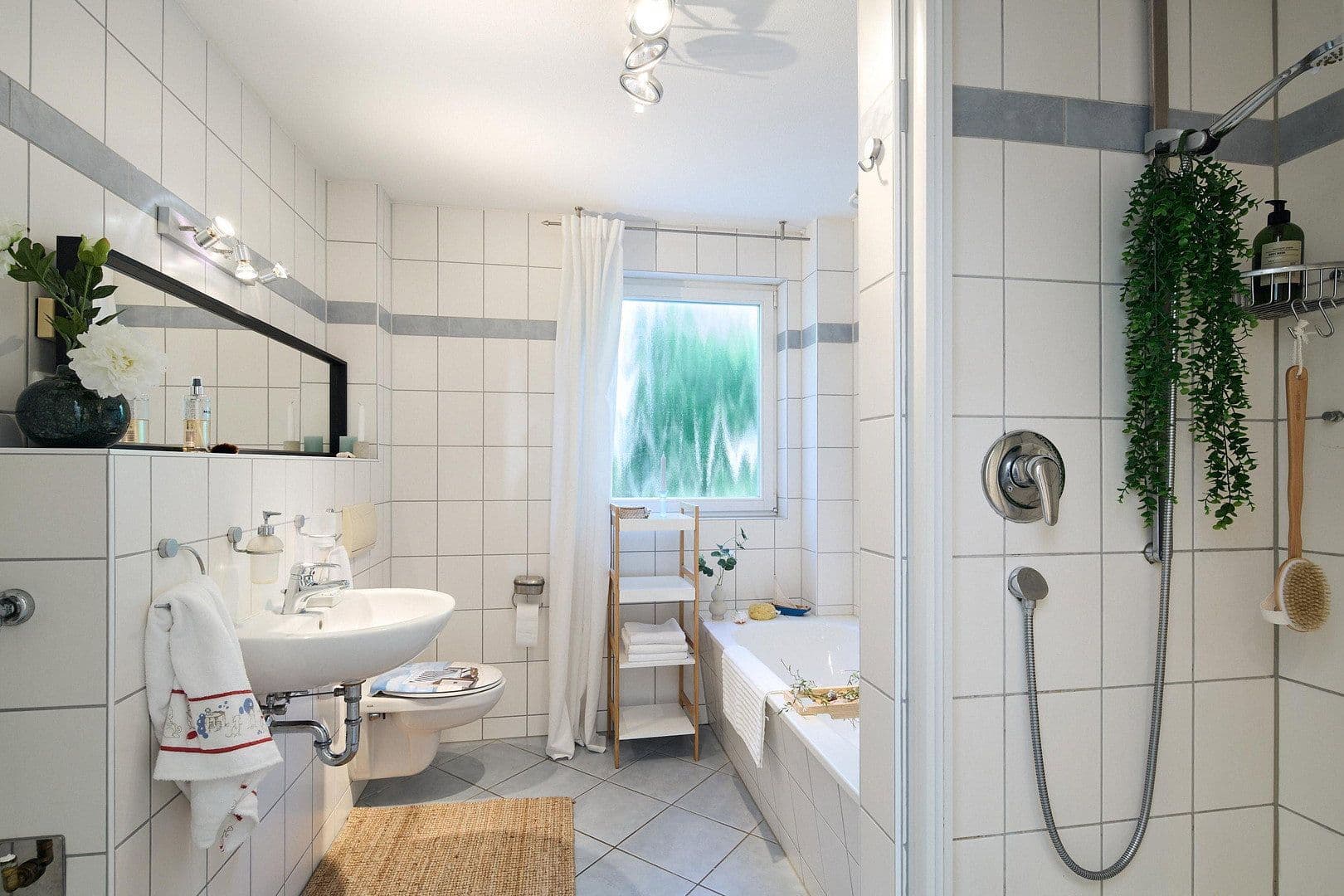 Prodej bytu 4+1 125 m², Luise-Kiesselbach-Str. 60, Erlangen, Bavorsko Prodej bytu 4+1 125 m², Luise-Kiesselbach-Str. 60, Erlangen, Bavorsko