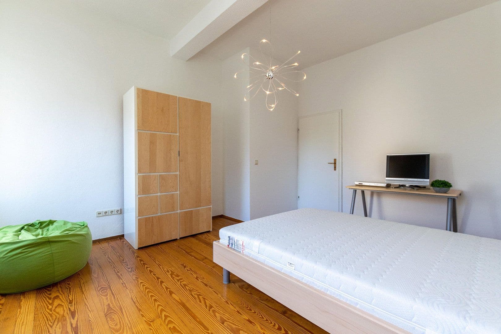 Pronájem bytu 3+1 85 m², Hauptstraße 125, Wiesloch, Bádensko-Württembersko Pronájem bytu 3+1 85 m², Hauptstraße 125, Wiesloch, Bádensko-Württembersko