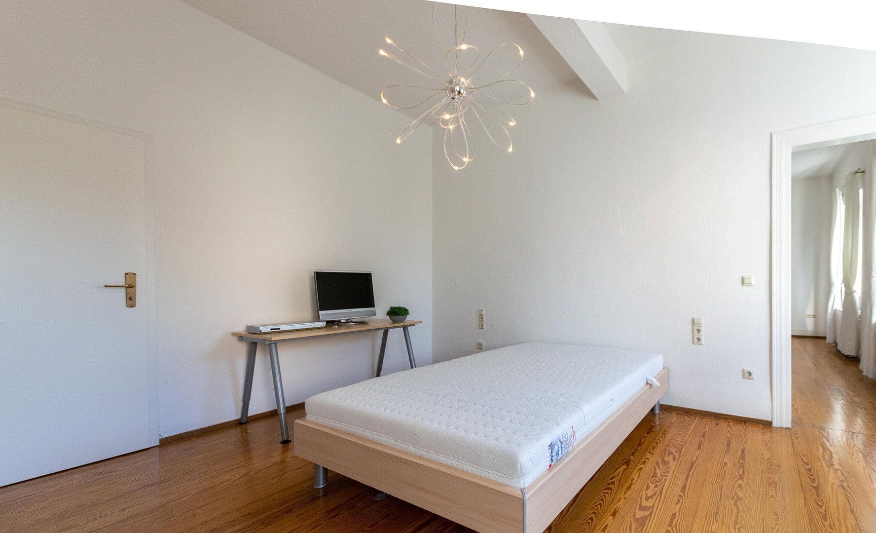 Pronájem bytu 3+1 85 m², Hauptstraße 125, Wiesloch, Bádensko-Württembersko Pronájem bytu 3+1 85 m², Hauptstraße 125, Wiesloch, Bádensko-Württembersko