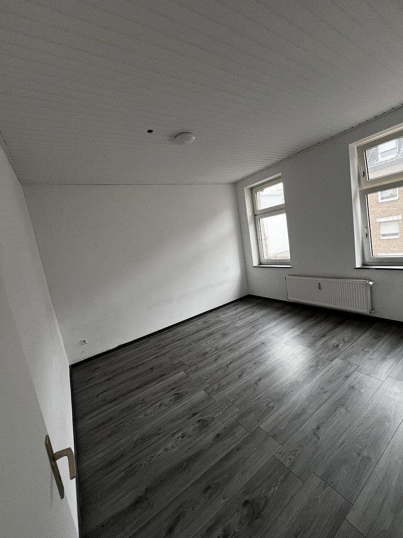 Prodej domu 200 m², pozemek 404 m², Kölner Straße 22, Mönchengladbach, Severní Porýní-Vestfálsko Prodej domu 200 m², pozemek 404 m², Kölner Straße 22, Mönchengladbach, Severní Porýní-Vestfálsko