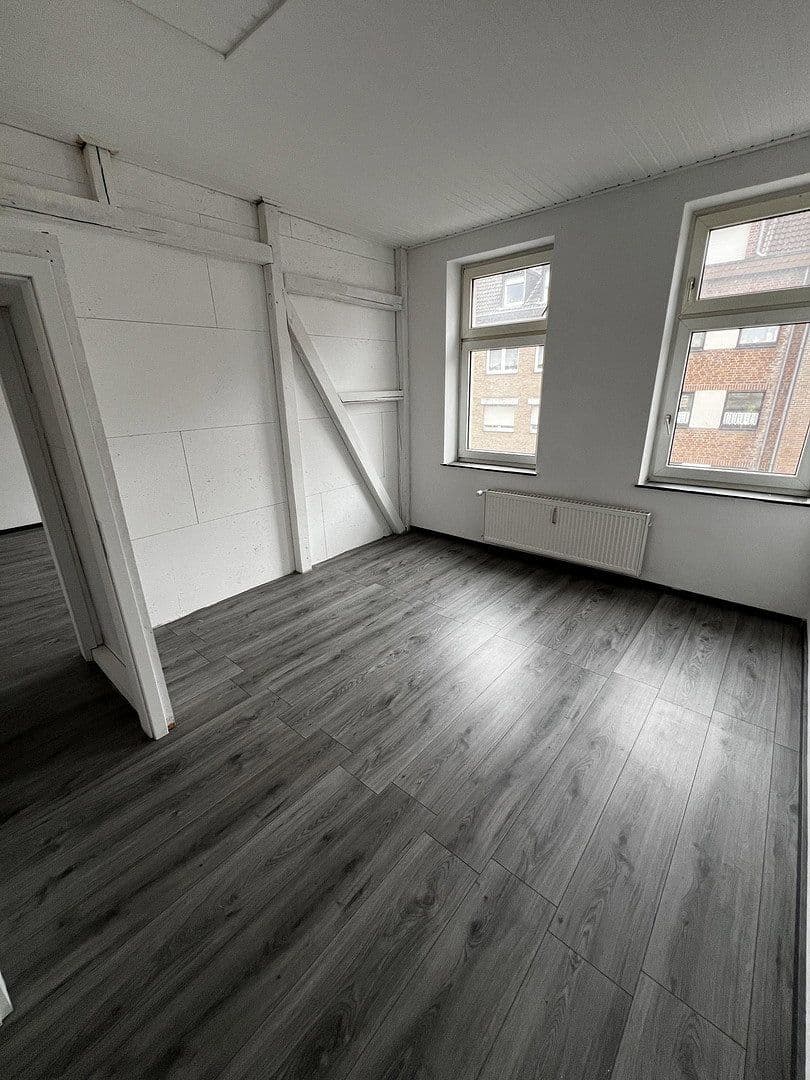 Prodej domu 200 m², pozemek 404 m², Kölner Straße 22, Mönchengladbach, Severní Porýní-Vestfálsko Prodej domu 200 m², pozemek 404 m², Kölner Straße 22, Mönchengladbach, Severní Porýní-Vestfálsko