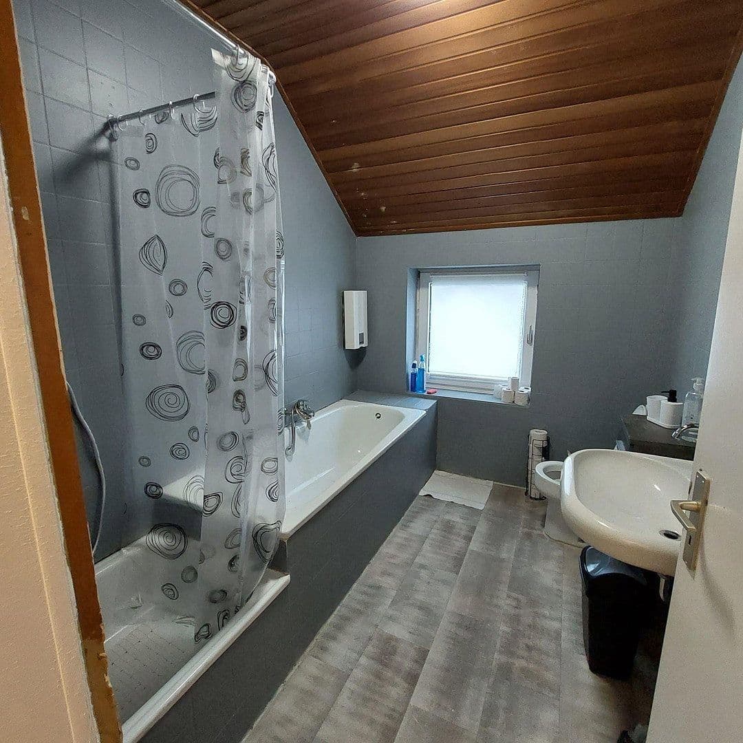 Prodej domu 200 m², pozemek 404 m², Kölner Straße 22, Mönchengladbach, Severní Porýní-Vestfálsko Prodej domu 200 m², pozemek 404 m², Kölner Straße 22, Mönchengladbach, Severní Porýní-Vestfálsko