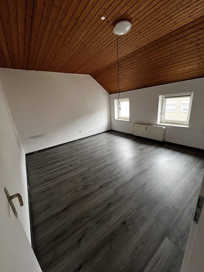 Prodej domu 200 m², pozemek 404 m², Kölner Straße 22, Mönchengladbach, Severní Porýní-Vestfálsko Prodej domu 200 m², pozemek 404 m², Kölner Straße 22, Mönchengladbach, Severní Porýní-Vestfálsko