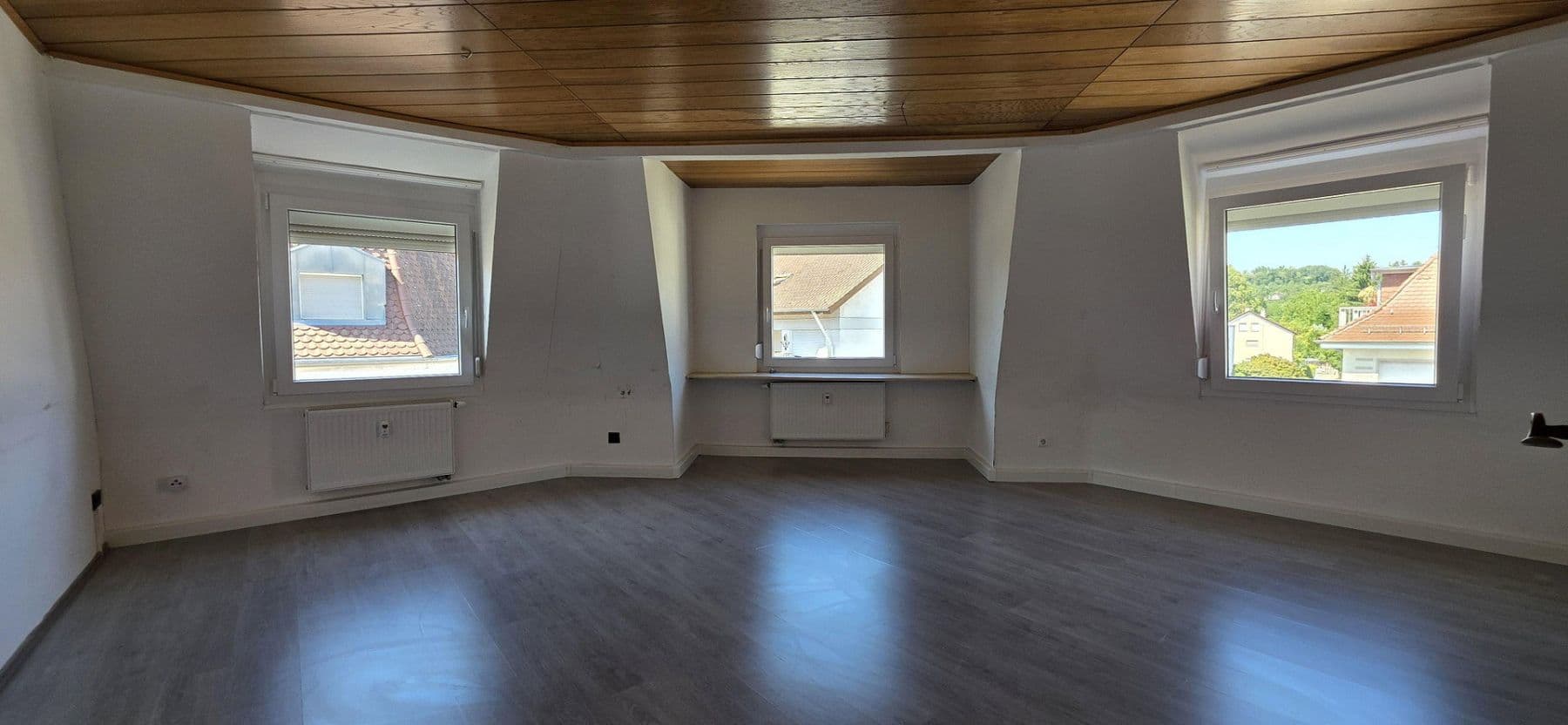 Pronájem bytu 4+1 110 m², Biberstr. 11, Pforzheim, Bádensko-Württembersko Pronájem bytu 4+1 110 m², Biberstr. 11, Pforzheim, Bádensko-Württembersko