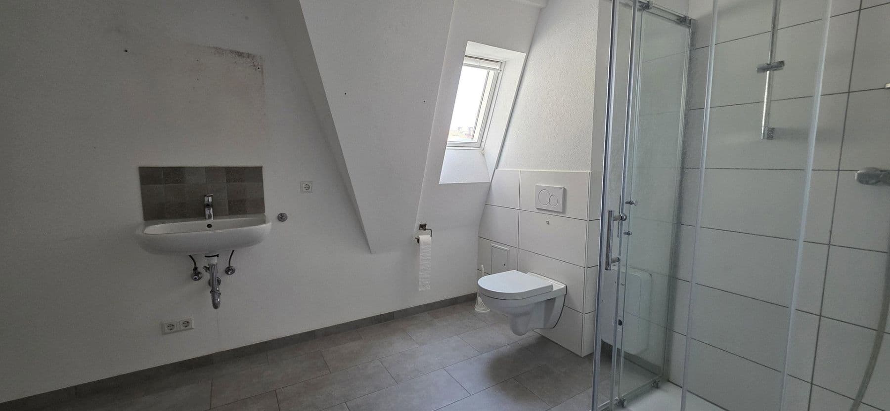 Pronájem bytu 4+1 110 m², Biberstr. 11, Pforzheim, Bádensko-Württembersko Pronájem bytu 4+1 110 m², Biberstr. 11, Pforzheim, Bádensko-Württembersko