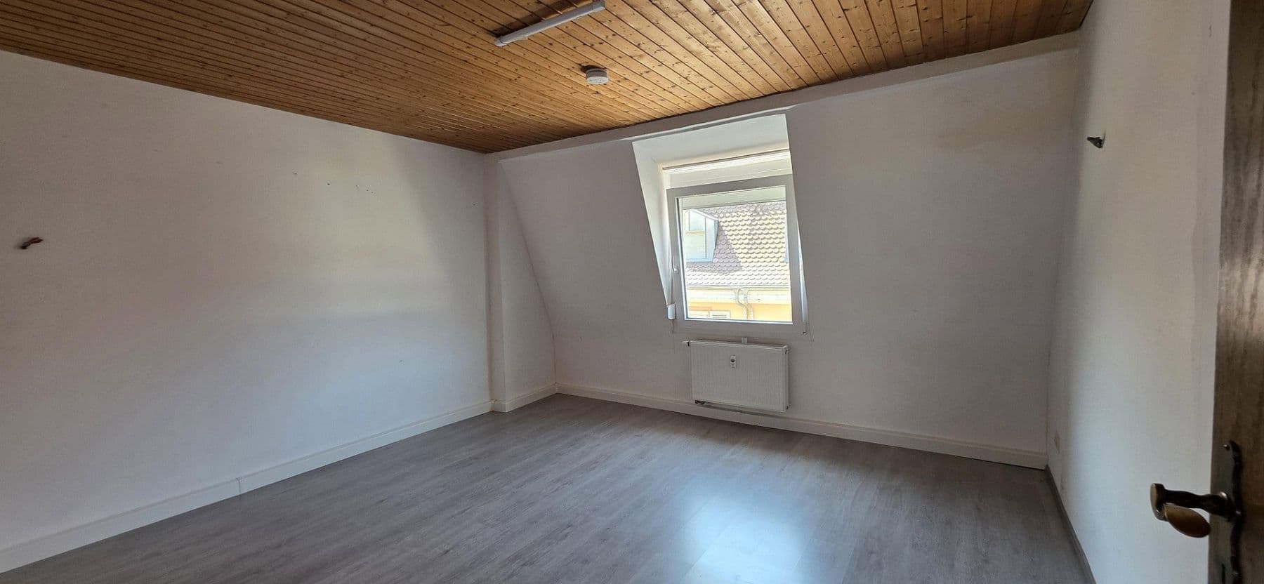 Pronájem bytu 4+1 110 m², Biberstr. 11, Pforzheim, Bádensko-Württembersko Pronájem bytu 4+1 110 m², Biberstr. 11, Pforzheim, Bádensko-Württembersko