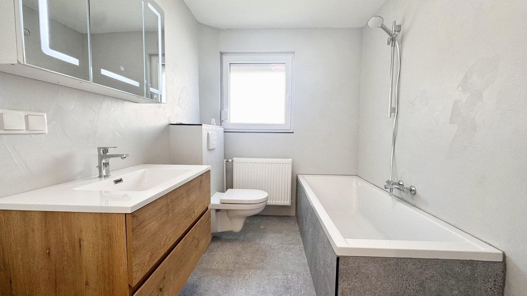 Prodej domu 177 m², pozemek 564 m², Nicolaus-Zech-Str. 38, Coburg, Bavorsko Prodej domu 177 m², pozemek 564 m², Nicolaus-Zech-Str. 38, Coburg, Bavorsko