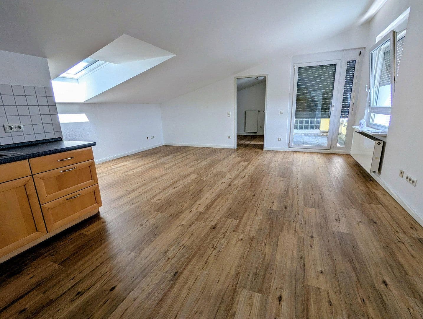 Prodej bytu 2+1 56 m², Reilinger Straße 2, Hockenheim, Bádensko-Württembersko Prodej bytu 2+1 56 m², Reilinger Straße 2, Hockenheim, Bádensko-Württembersko