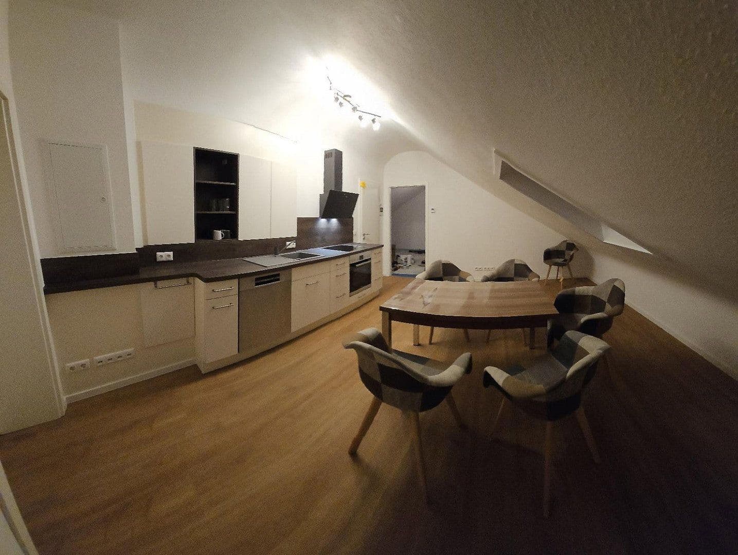 Pronájem bytu 2+1 170 m², Langen, Hessen Pronájem bytu 2+1 170 m², Langen, Hessen