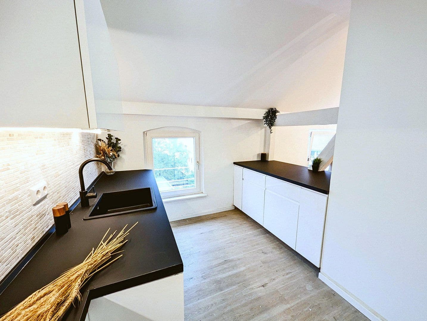 Prodej bytu 2+1 67 m², Berlin, Berlín Prodej bytu 2+1 67 m², Berlin, Berlín