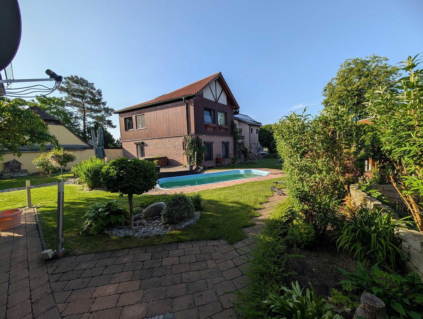 Prodej domu 240 m², pozemek 800 m², Schkopau, Sasko-Anhaltsko Prodej domu 240 m², pozemek 800 m², Schkopau, Sasko-Anhaltsko