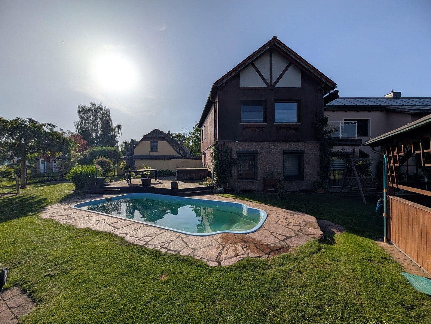 Prodej domu 240 m², pozemek 800 m², Schkopau, Sasko-Anhaltsko Prodej domu 240 m², pozemek 800 m², Schkopau, Sasko-Anhaltsko